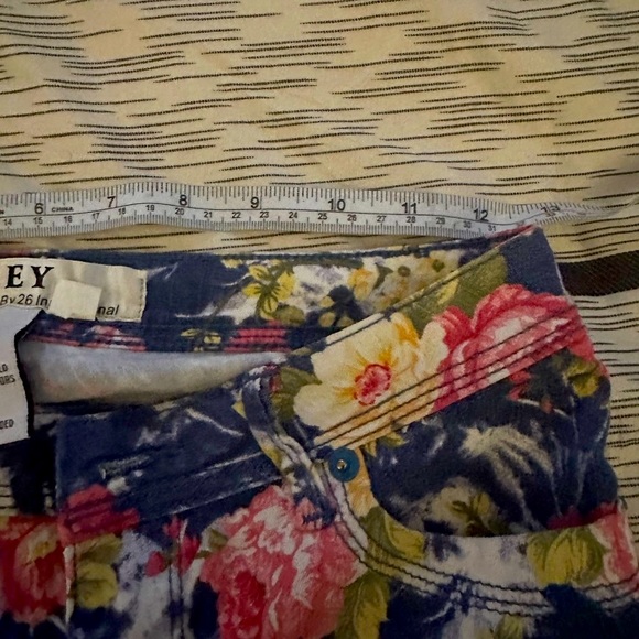 Colorful Floral Skinny Jeans - Picture 6 of 7